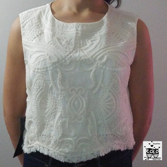 Macrame Embroidered Crop Top - Picture 3 of 8